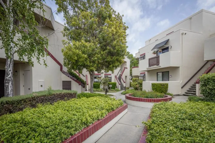 201 Shorebird Circle 201, Redwood City, California 94065