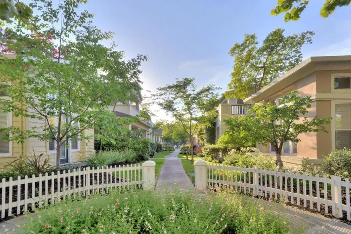 515 Front Lane, Mountain View, California 94041