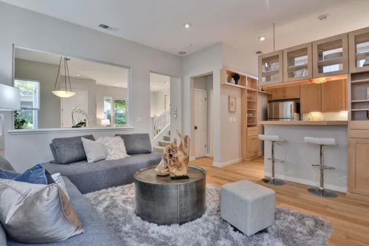 515 Front Lane, Mountain View, California 94041
