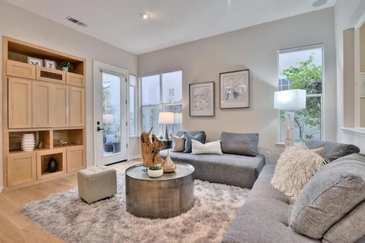 515 Front Lane, Mountain View, California 94041