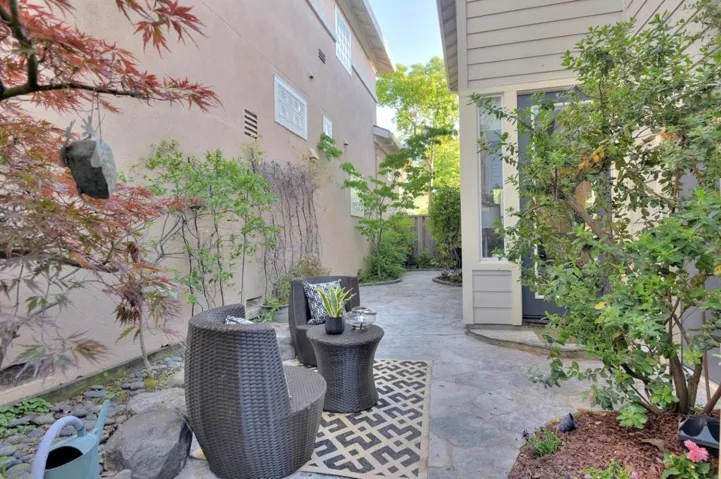 515 Front Lane, Mountain View, California 94041