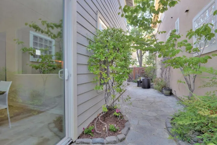 515 Front Lane, Mountain View, California 94041