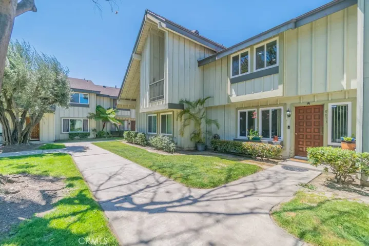 9853 Karmont Avenue, South Gate, California 90280