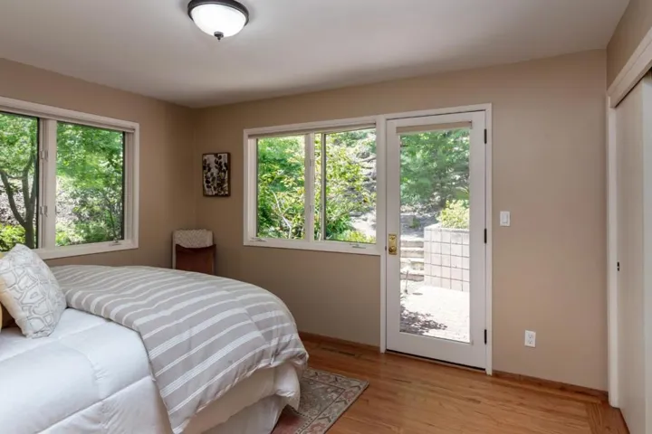 23480 Ravensbury Avenue, Los Altos Hills, California 94024