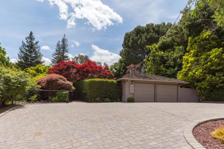 23480 Ravensbury Avenue, Los Altos Hills, California 94024