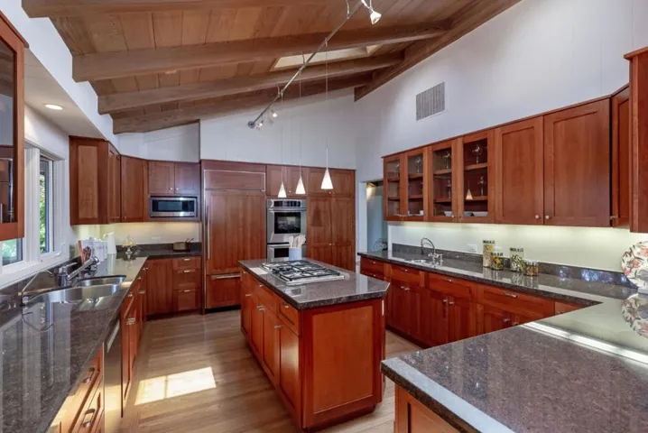 23480 Ravensbury Avenue, Los Altos Hills, California 94024