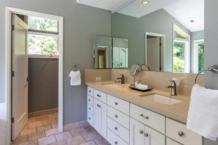 23480 Ravensbury Avenue, Los Altos Hills, California 94024