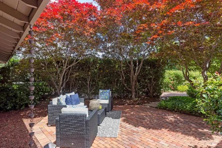 23480 Ravensbury Avenue, Los Altos Hills, California 94024