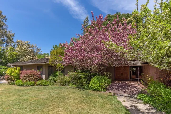23480 Ravensbury Avenue, Los Altos Hills, California 94024