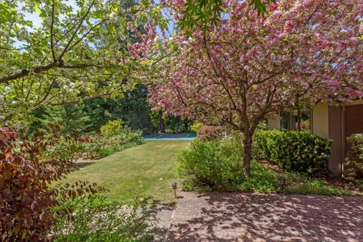 23480 Ravensbury Avenue, Los Altos Hills, California 94024