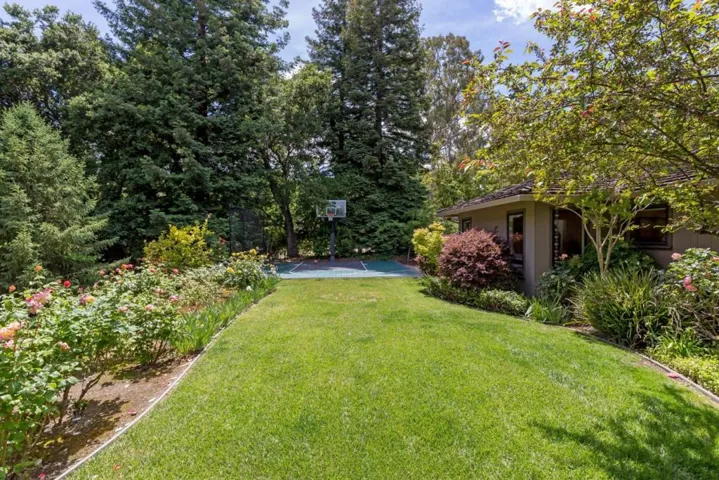 23480 Ravensbury Avenue, Los Altos Hills, California 94024