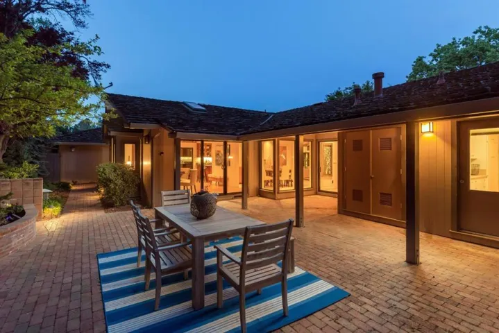 23480 Ravensbury Avenue, Los Altos Hills, California 94024