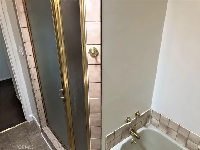 Bathroom shower and tub