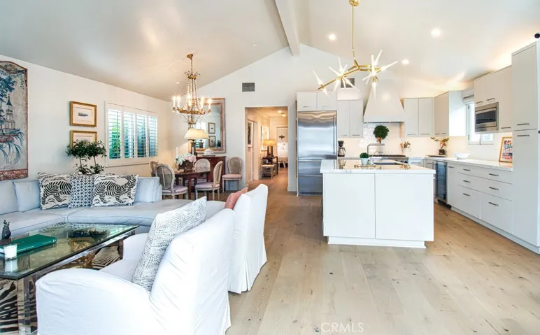 409 Poinsettia Avenue, Corona Del Mar, California 92625