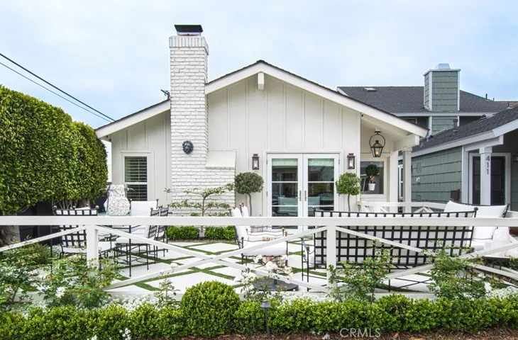 409 Poinsettia Avenue, Corona Del Mar, California 92625