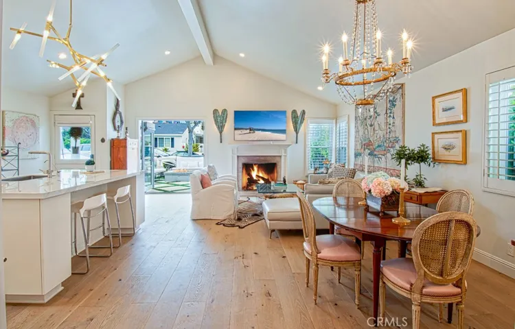 409 Poinsettia Avenue, Corona Del Mar, California 92625