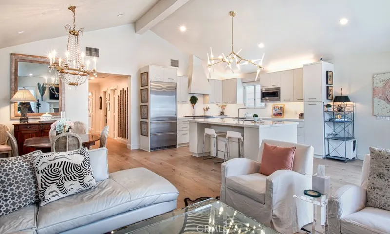 409 Poinsettia Avenue, Corona Del Mar, California 92625