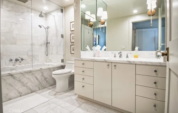 409 Poinsettia Avenue, Corona Del Mar, California 92625
