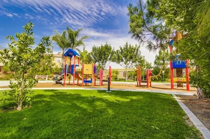 912 Mira Lago Way, San Marcos, California 92078