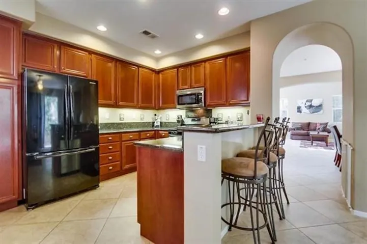 912 Mira Lago Way, San Marcos, California 92078
