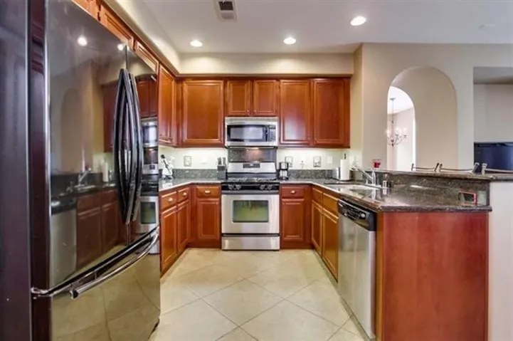 912 Mira Lago Way, San Marcos, California 92078