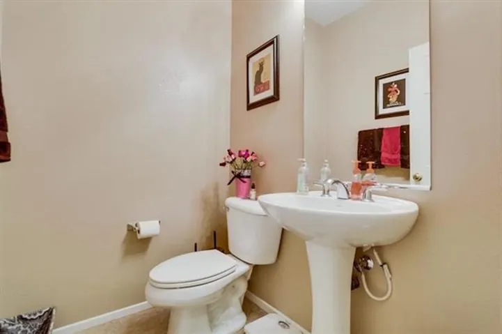 912 Mira Lago Way, San Marcos, California 92078