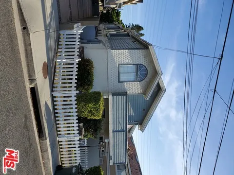 2704 Carnegie Lane B, Redondo Beach, California 90278