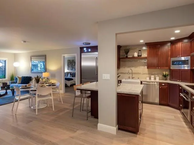 2140 Santa Cruz Avenue D107, Menlo Park, California 94025