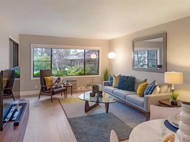 2140 Santa Cruz Avenue D107, Menlo Park, California 94025