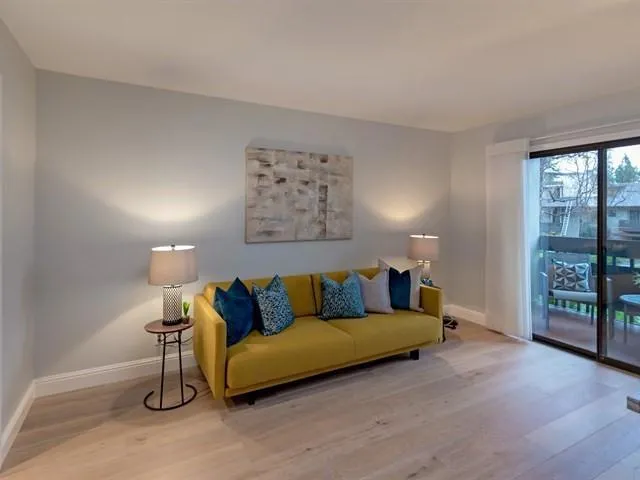 2140 Santa Cruz Avenue D107, Menlo Park, California 94025