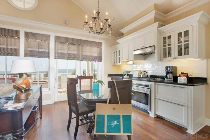 1500 Orange Ave 8, Coronado, California 92118