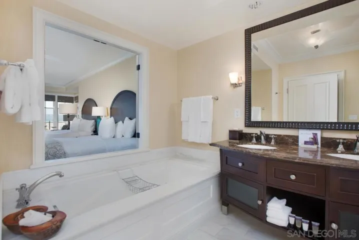 1500 Orange Ave 8, Coronado, California 92118