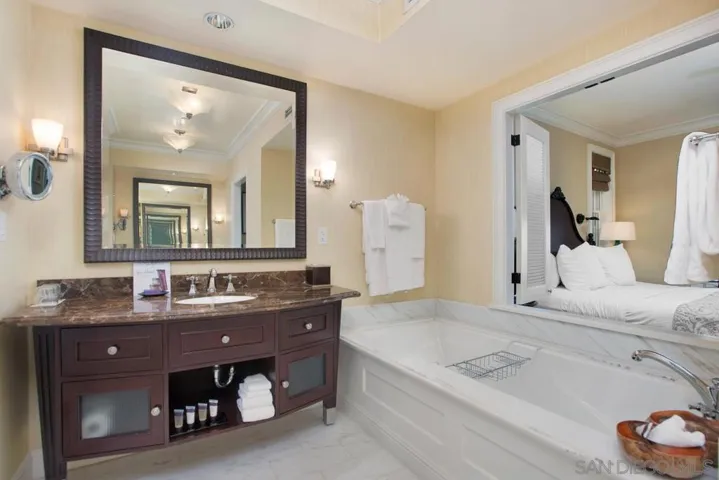 1500 Orange Ave 8, Coronado, California 92118