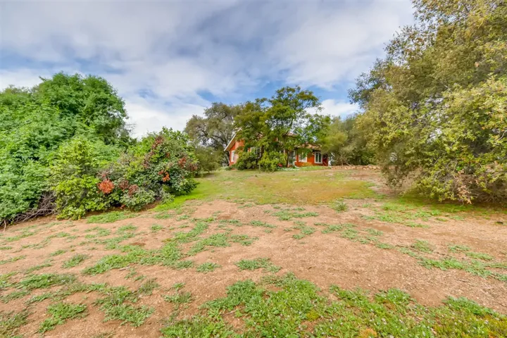 8869 Los Coches Rd, Lakeside, California 92040