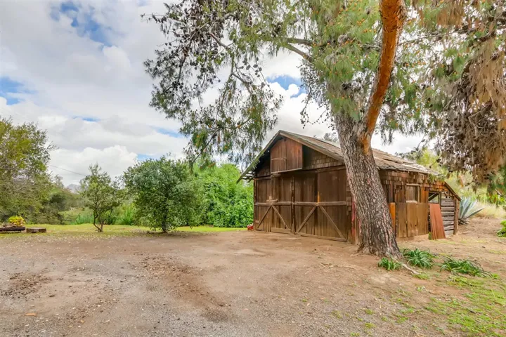 8869 Los Coches Rd, Lakeside, California 92040