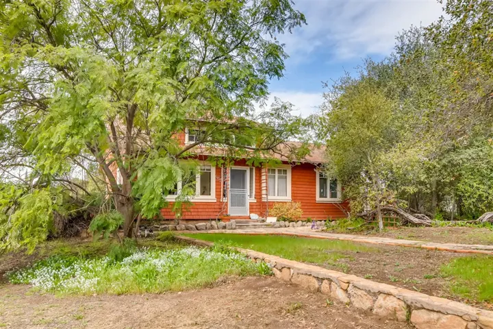 8869 Los Coches Rd, Lakeside, California 92040