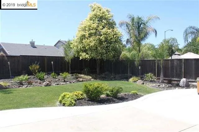 923 Blossom Dr, Brentwood, California 94513-6139