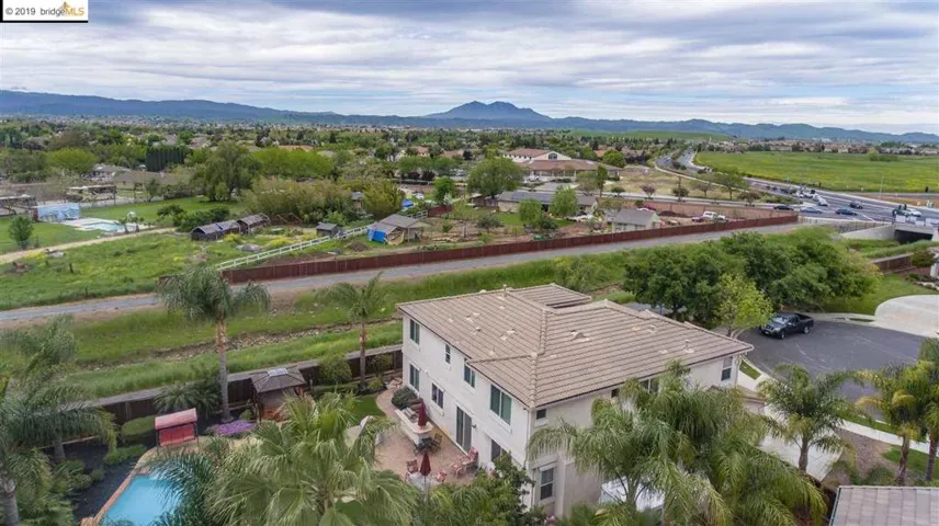 1048 Meadow Brook Ct, Brentwood, California 94513