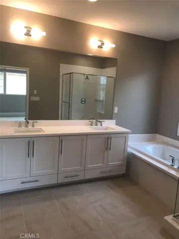 50 Thoroughbred, Irvine, California 92602
