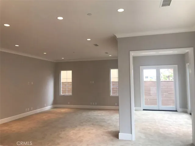 50 Thoroughbred, Irvine, California 92602