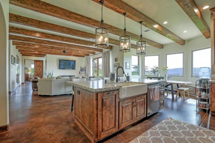 8535 Vista Court, Gilroy, California 95020