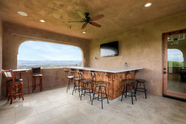8535 Vista Court, Gilroy, California 95020