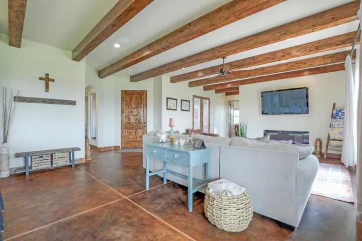 8535 Vista Court, Gilroy, California 95020