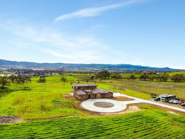 8535 Vista Court, Gilroy, California 95020