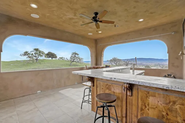 8535 Vista Court, Gilroy, California 95020