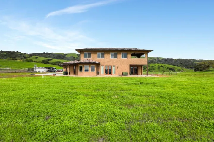 8535 Vista Court, Gilroy, California 95020