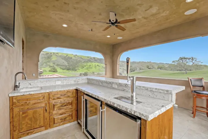8535 Vista Court, Gilroy, California 95020