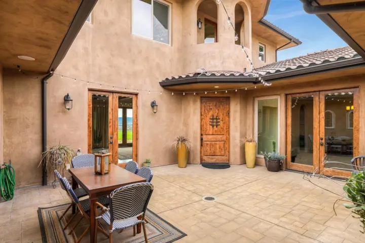 8535 Vista Court, Gilroy, California 95020