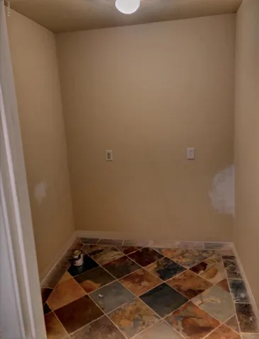 JPEG image 22