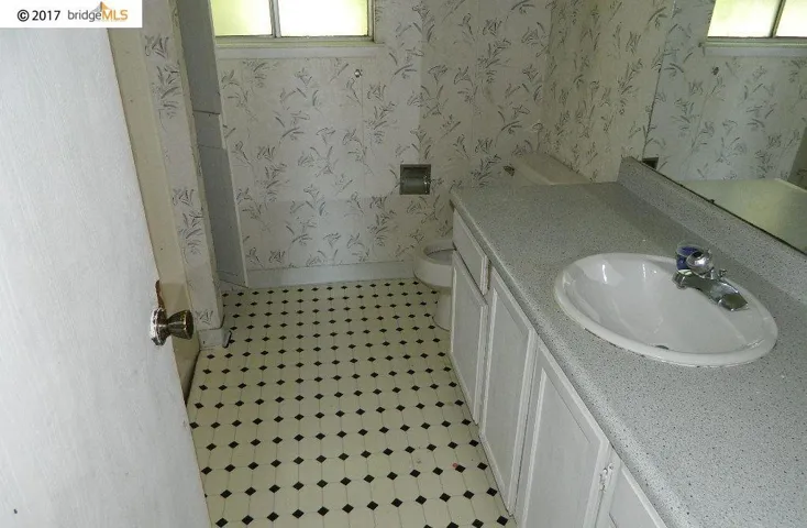 16704 Foothill Blvd 2, San Leandro, California 94578